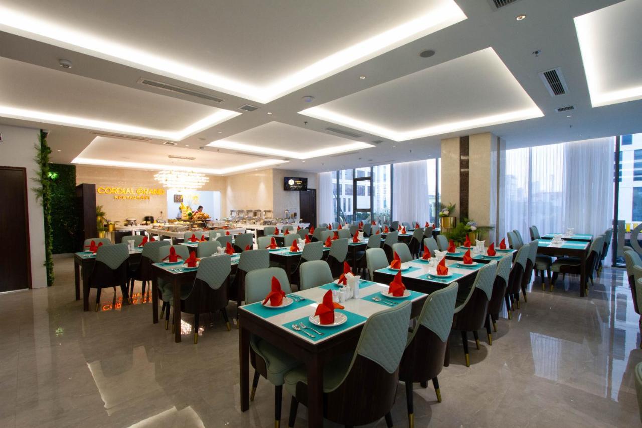 Cordial Grand Hotel Da Nang Beach - Infinity Rooftop Pool Exterior foto